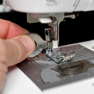 Protège-doigt universel pour machine à coudre – Sécurité enfant et débutant Tissus et mercerie créative – Nos sélections sans ma