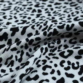 Tissu bord-côtes léopard noir sur fond blanc – Jersey côtelé Tissus et mercerie créative – Nos sélections sans marque - 3