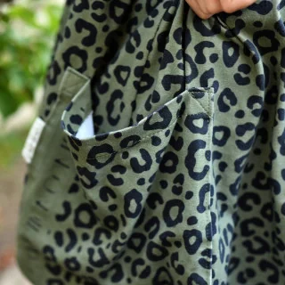 Tissu french terry léopard "Selv" vert olive et noir - Collection Contrastes - Les Filles à Pois Design Les Filles à Pois - Desi