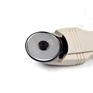 Cutter rotatif KAI 5028 – 28 mm – Lame en tungstène avec sécurité réglable Ciseaux KAI : précision japonaise pour la couture et 