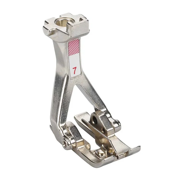 Pied presseur BERNINA n°7 pour créer des franges BERNINA : machines à coudre, à broder et à surjeter - 1