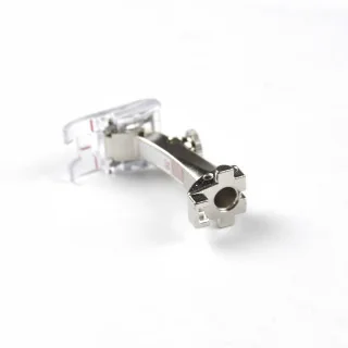 Pied presseur BERNINA n°39 pour passepoil, velcro et coutures décalées BERNINA : machines à coudre, à broder et à surjeter - 5