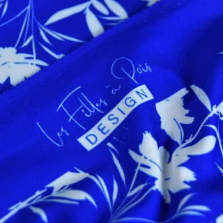 Lycra maillot de bain bleu roi à fleurs ivoire UPF50+ "Riviera" collection Klass – Les Filles à Pois Design Les Filles à Pois - 