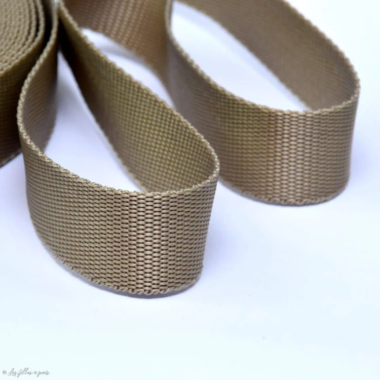 Sangle polypropylène – Bobine de 25 mètres – 25 mm ou 30 mm Tissus et mercerie créative – Nos sélections sans marque - 2 Sangle polypropylène – Bobine de 25 mètres – 25 mm ou 30 mm Tissus et mercerie créative – Nos sélections sans marque - 2