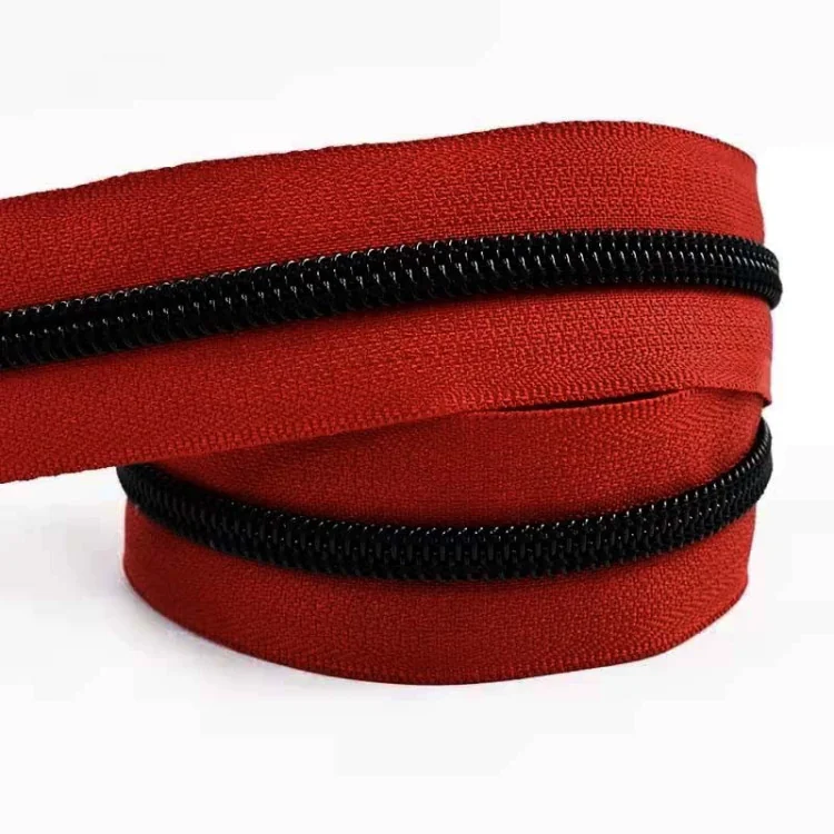 Fermeture au mètre spirale noire – 8 couleurs – avec 3 curseurs