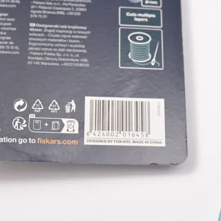 Cutter rotatif Fiskars 45 mm – Mountain Haze – Ergonomique & Ambidextre Fiskars : ciseaux couture, cutters rotatifs et outils cr