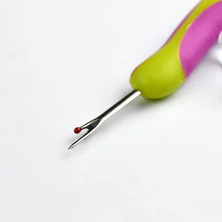 Grand découseur 13 cm vert — manche ergonomique | Les Filles à Pois