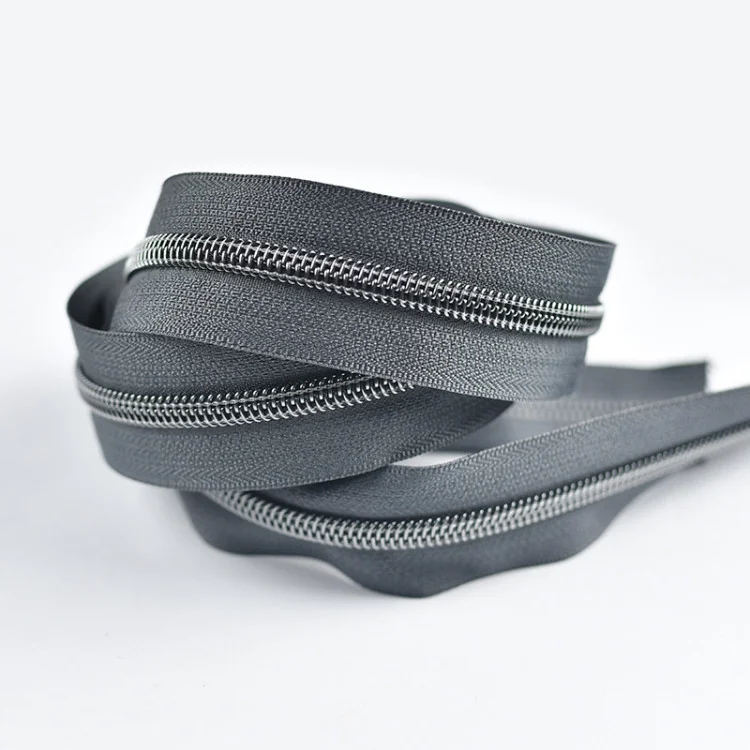 Fermeture Éclair au mètre gris anthracite — effet métal 6&nbsp;mm (3 curseurs) | Les Filles à pois