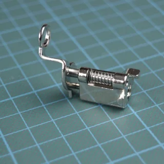 Pied presseur BERNINA n°9 pour reprisage, broderie libre et quilting à mains libres