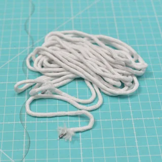 Tresse plombée blanche 35 g/m pour ourlets de rideaux – 5 m