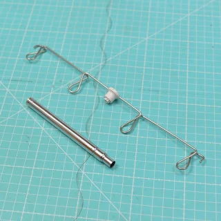 Dévidoir PFAFF 1230 OL – Support de fils surjeteuse
