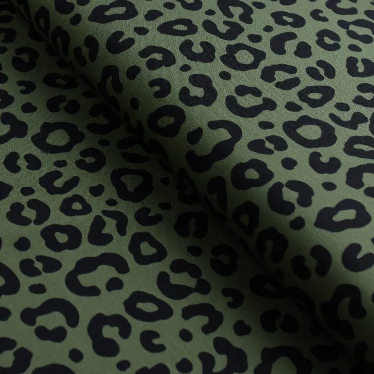 Tissu french terry léopard "Selv" vert olive et noir - Collection Contrastes - Les Filles à Pois Design Les Filles à Pois - Desi
