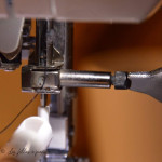 Enfile aiguille de machine à coudre et surjeteuse automatique  - 10