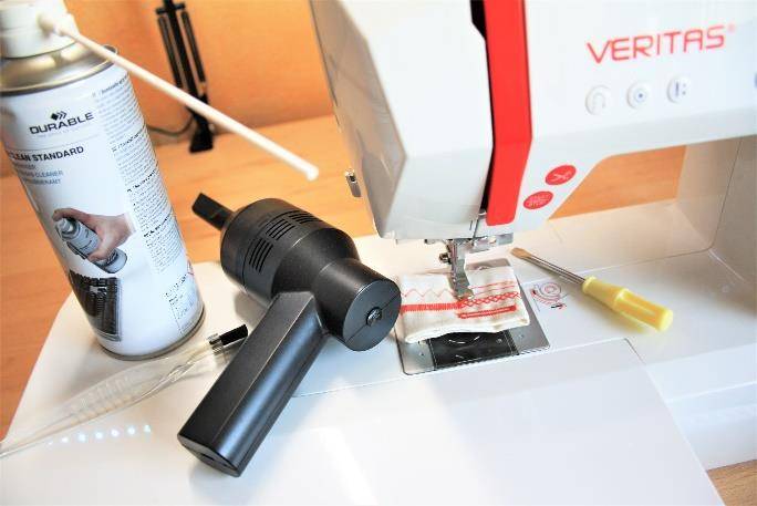 Outillage necessaire pour le nettoyage des machines à coudre électroniques Veritas