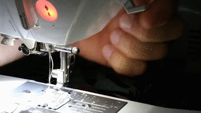 Mise en place du pied passepoils sur la MAC - www.lesfillesapois.fr